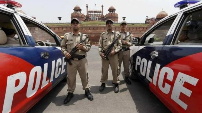 IPS श्रीवास्तव दिल्ली पुलिस के स्पेशल कमिश्नर नियुक्त; दंगाइयों को देखते ही गोली मरने के आदेश
