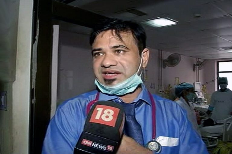 गोरखपुर के डॉ कफील के घर मातम: मामा को मारी गोली, मौके पर हुई मौत