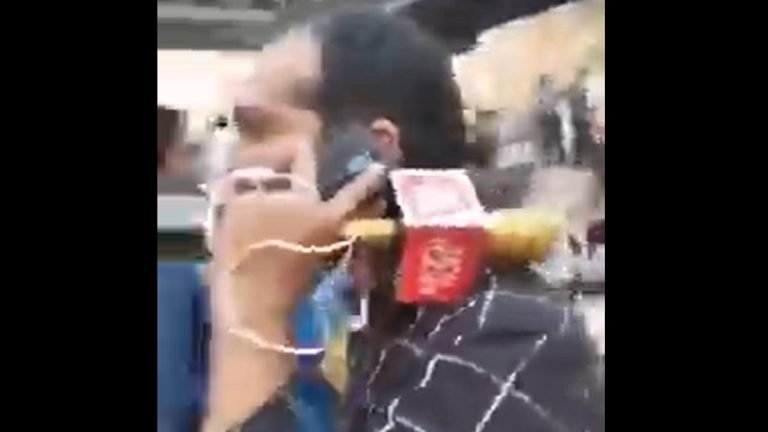 झूठ फैलाते ‘इंडिया टुडे’ के पत्रकार को एक व्यक्ति ने यूँ सिखाया सबक, दिल्ली पुलिस को कर रहा था बदनाम