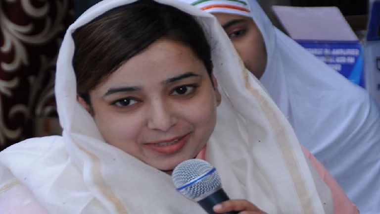 कॉन्ग्रेस की पूर्व पार्षद इशरत जहाँ गिरफ्तार: भड़का रही थी दंगे, माँग रही थी आज़ादी