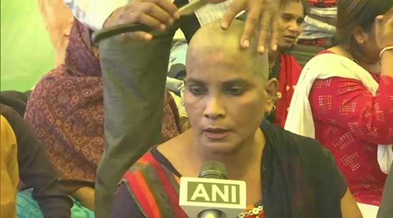 डॉ शाहीन खान ने कराया मुंडन, कॉन्ग्रेस और कमलनाथ के झूठ से तंग: राहुल गाँधी को भेजे गए बाल
