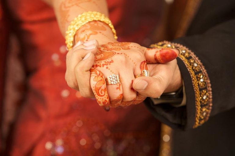 तीसरी शादी कर रहा था रफीक, पहली पत्नी ने बनाया पीटकर ‘नवाब’, दूल्हे ने कहा- चौथी शादी करना अधिकार है