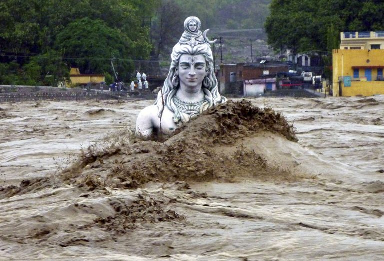 महाशिवरात्रि पर आदि देव भगवान शिव के द्वादश ज्योतिर्लिंग और उनकी महिमा: एक नजर