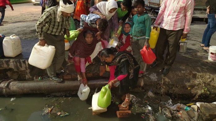 दिल्ली दंगा, हिन्दू महिलाएँ, पानी