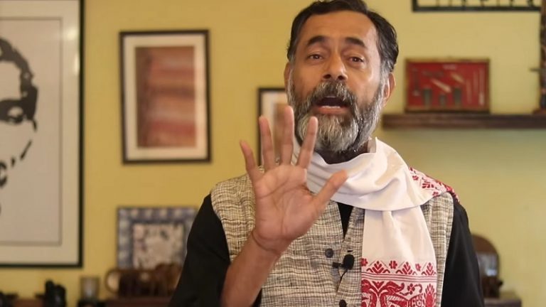 CAA पर ताबड़तोड़ झूठ: लोगों को भड़का कर सरकारी कर्मचारियों पर हमले करवाने की फिराक में YoYa?