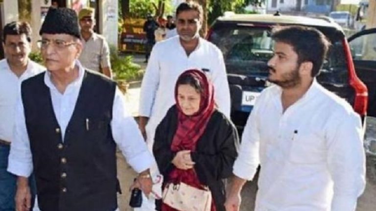 मेरे साथ आतंकवादियों जैसा सलूक हो रहा है: जेल से पेशी के लिए लाए जाने पर बोले आजम खान