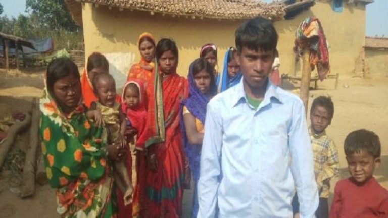 बिहार में धर्म परिवर्तन का खेल: नवादा में 15 परिवार के 50 सदस्य बने ईसाई, खौफ में बाकी बचे 3 हिंदू परिवार