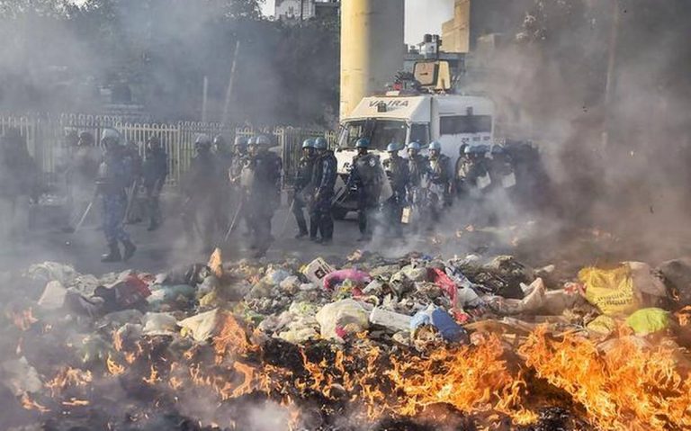 नालों से निकले 4 शव, पुलिस का सर्च ऑपरेशन जारी: दिल्ली दंगों में अब तक 42 की मौत