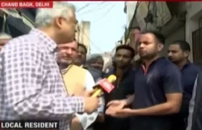 ताहिर के चाँदबाग में एजेंडा लेकर रिपोर्टिंग करने पहुँचे राजदीप सरदेसाई, युवक ने की बोलती बंद