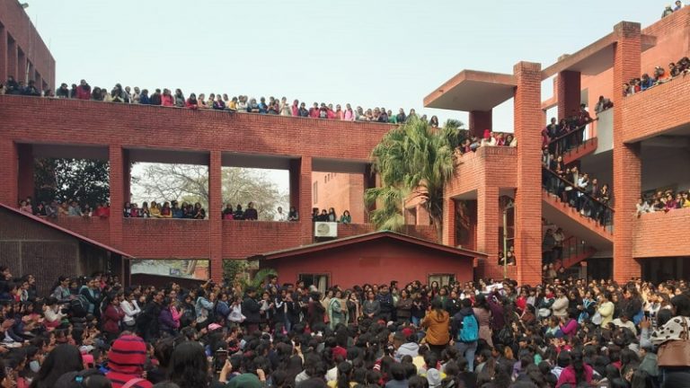 गार्गी कॉलेज यौन उत्पीड़न केस: पुलिस ने 10 छात्रों को किया गिरफ्तार, जाँच के लिए बनाई 11 टीमें