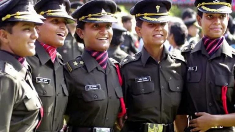 सेना में पुरुषों की तरह महिलाओं के लिए भी स्‍थायी कमीशन: SC ने 3 महीने में गठन का आदेश दिया