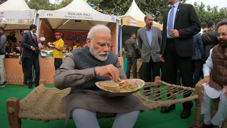 चाय से लिट्टी-चोखा तक: लिट्टी-फेस्ट तो बस बहाना है, मनुवाद से लेकर पूँजीवाद जो लाना है
