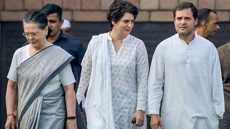 राहुल, सोनिया, प्रियंका अब लाइन में खड़े होंगे एयरपोर्ट पर! गृह मंत्रालय को नागरिक उड्डयन ने भेजा प्रस्ताव