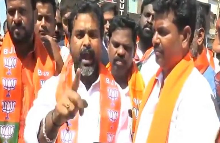 संगठन ने ‘पाकिस्तान ज़िंदाबाद’ कहने वाली एक्टिविस्ट पर रखा ₹10 लाख का इनाम, देशद्रोह को बताया कैंसर