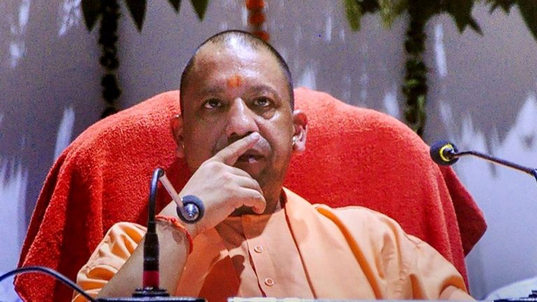 अगर कोई मरने के लिए आ ही रहा है तो वह जिंदा कैसे हो जाएगा: CAA विरोधी हिंसा पर CM योगी