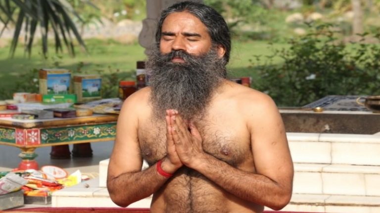 ₹25 करोड़ का डोनेशन, खोल दिए 4 योगग्राम: कोरोना आपदा के बीच मदद के लिए आगे आए बाबा रामदेव
