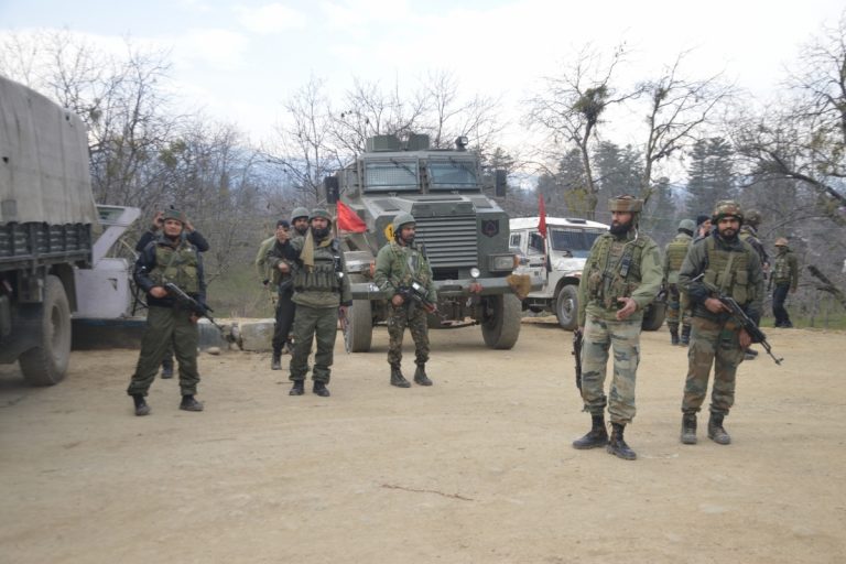 किश्तवाड़ में हिजबुल के 5 ओवरग्राउंड वर्कर गिरफ्तार, पकड़े हुए आतंकियों को भगाने में करते थे मदद