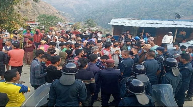 नेपाल हाइड्रोपावर प्रोजेक्ट पर नेपाली-चीनी मजदूरों के बीच झड़प, लगाए ‘गो बैक टू चीन’ के नारे