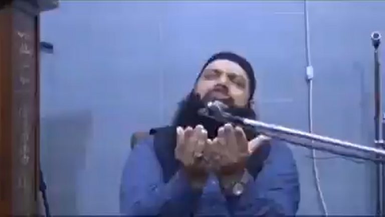 कोरोना ने इस्लाम को ख़तरे में डाल दिया है, या अल्लाह! इसे काफ़िर मुल्कों की तरफ़ मोड़ दो: मौलाना ने की दुआ