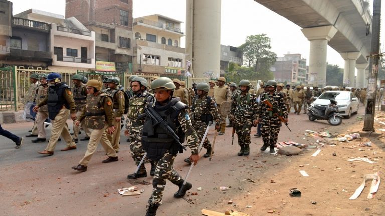 दंगा प्रभावित इलाकों में फोर्स की तैनाती: लोगों ने पूछा- जुमे की नमाज में ऐसा क्या होता है?