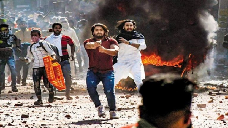 शाहरुख के घर से पिस्टल और 3 कारतूस बरामद: बिहार के मुंगेर से है कनेक्शन, क्राइम ब्रांच को बड़ी सफलता