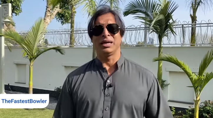 ‘चमगादड़, कुत्ते, बिल्लियाँ खा रहे, उनका खून-पेशाब पीते हैं’ – कोरोना पर अख्तर का गुस्सा, चीन वाली बात पर घिघियाए