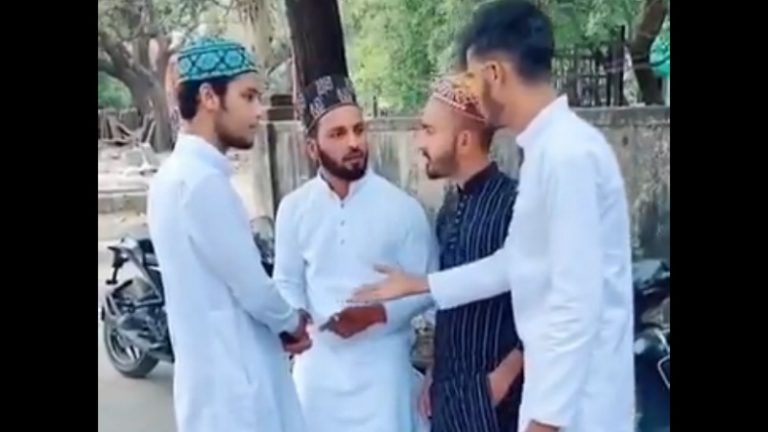 ‘मौत के डर से मजहब छोड़ दोगे? हाथ और गले दोनों मिलाओ’ – Tik-Tok के खतरनाक वीडियो