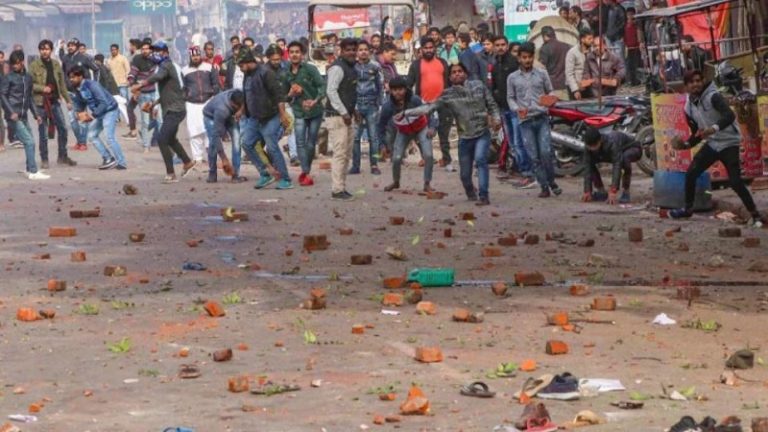 होली पर हिंसा की प्लानिंग: UP पुलिस ने 5 साल पुराना रिकॉर्ड खँगाल 250 लोगों को किया गिरफ्तार