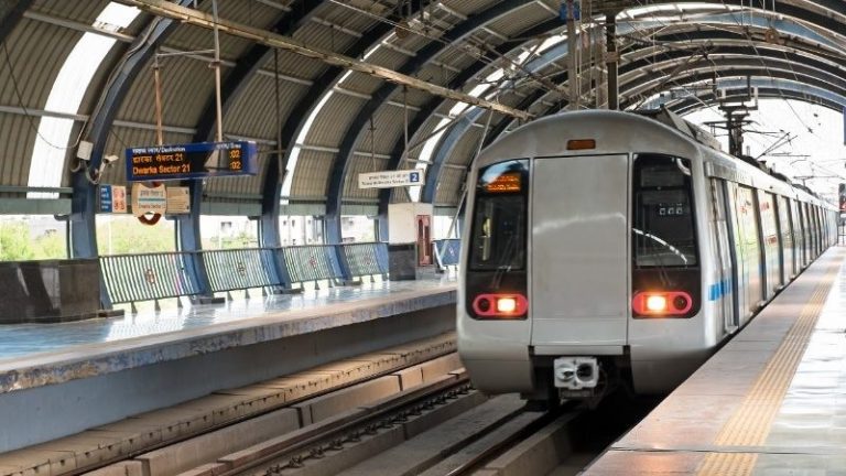 COVID 19: DMRC का बड़ा फैसला, अब 14 अप्रैल तक नहीं चलेगी दिल्ली मेट्रो