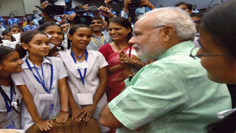 मोदी सरकार में खेलती-कूदती-पढ़ती बेटियाँ: वो 8 योजनाएँ, जो उनके सपनों को कर रहे साकार