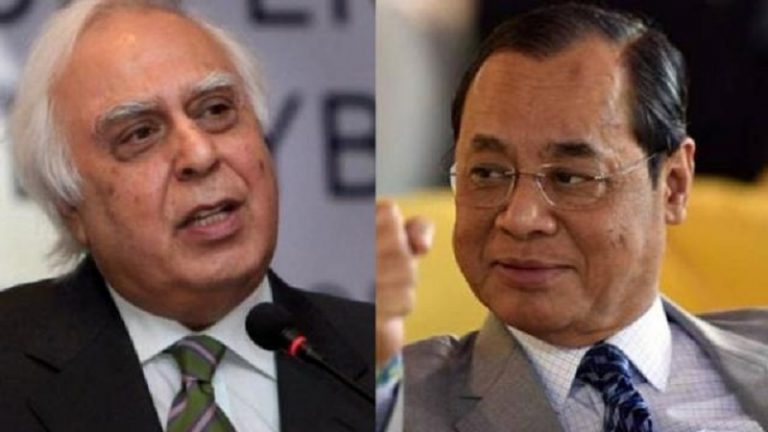 जब कपिल सिब्ब्ल को रंजन गोगोई ने घर में घुसने नहीं दिया, दीपक मिश्रा के खिलाफ महाभियोग में चाहते थे सपोर्ट