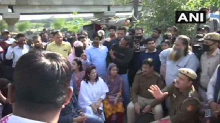 हम यहाँ से नहीं हटेंगे: शाहीन बाग़ की महिलाओं ने पुलिस के अनुरोध को नकारा, कोरोना वायरस फैलने का ख़तरा