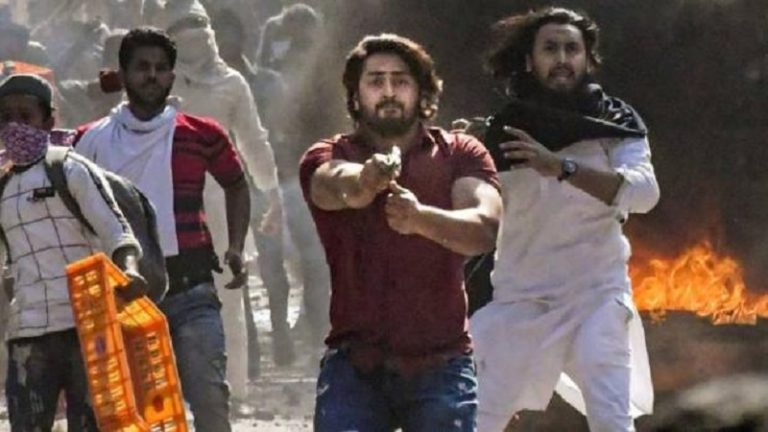 UP में छिपने के लिए भागा था शाहरुख, पकड़ा गया: दिल्ली हिंदू विरोधी दंगों में 8 राउंड फायरिंग कर आया था चर्चा में