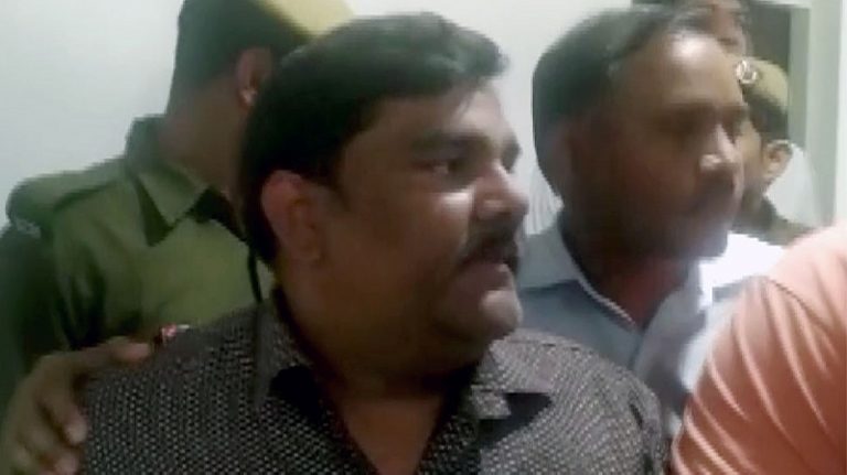 दिल्ली के हिन्दू विरोधी दंगा मामले में गिरफ्तार ताहिर हुसैन को 7 दिन की पुलिस रिमांड पर भेजा गया