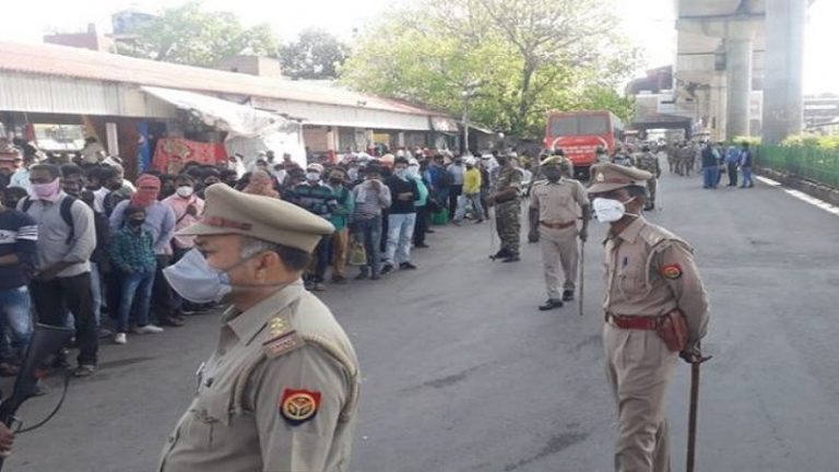 1000 स्पेशल बसों के साथ घर तक पहुँचाने का फैसला: बिहार-UP के मजदूरों के लिए ‘मसीहा’ बने CM योगी