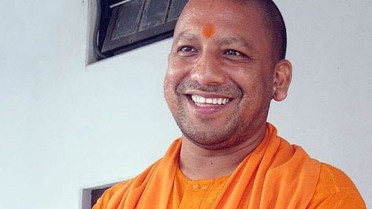 विपक्षी नेता या मीडिया से नहीं… गाँव-देहात के किसी चौपाल पर बैठिए और जानिए योगी सरकार के 3 साल की उपलब्धियाँ