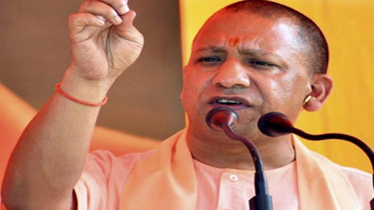 कोरोना से जंग: देश में कहीं भी हों यूपी के गरीब मजदूर लोग, खाने-पीने का खर्च उठाएगी योगी सरकार