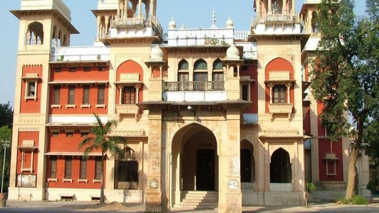 एक प्रोफेसर ऐसा भी: विदेश गए, जमात के आयोजन में शरीक हुए, सच्चाई छिपा छात्रों का जीवन खतरे में डाला