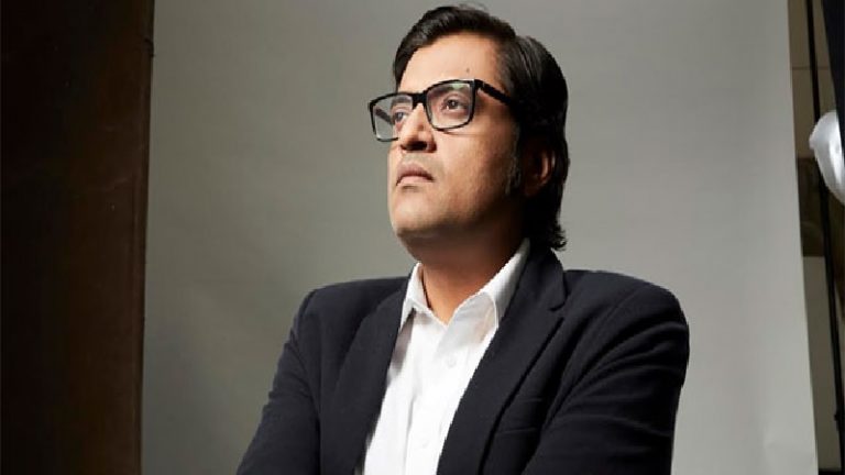 अर्नब गोस्वामी के ख़िलाफ़ ईसाई संगठन ने भी दर्ज कराई FIR: ‘मोमबत्ती गैंग’ और ‘पादरी’ जैसे शब्दों पर आपत्ति