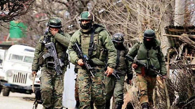 सोपोर में CRPF काफिले पर घात लगा आतंकवादियों ने किया हमला, तीन जवान वीरगति को प्राप्त