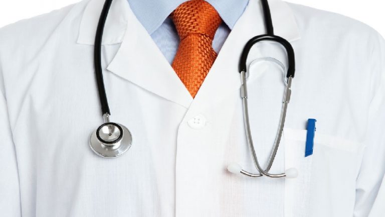 AIIMS के डॉक्टर ने जानबूझ कर छिपाया संक्रमण, रोज जाता था मस्जिद: मरीजों के इलाज वाली फेक खबर मीडिया ने फैलाई
