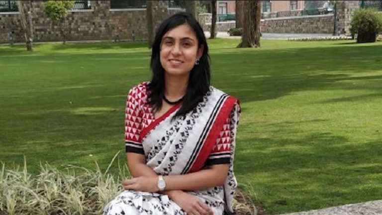 राजस्थान: क्या केवल कॉन्ग्रेस MLA की कार रोकने के कारण ही IAS अधिकारी तेजस्वी राणा का हुआ तबादला?