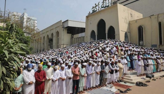 बांग्लादेश: मस्जिद में 2 दर्जन लोगों को रमजान की नमाज अदा कराने वाला मौलवी कोरोना पॉजिटिव, मचा हड़कंप