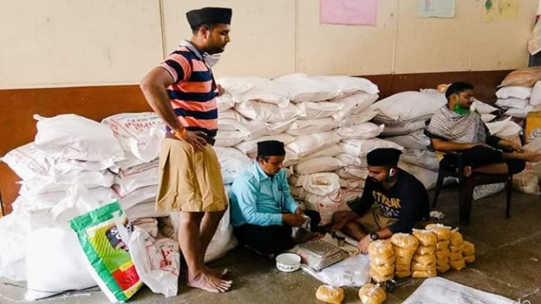 माँ सलमा ने लगाई गुहार, बेटी शीबा तक खाना पहुँचा रहा RSS: लॉकडाउन में प्रयागराज से इंदौर की कहानी