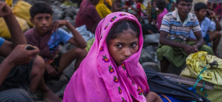 रोहिंग्याओं को देश में घुसने नहीं देंगे: बांग्लादेश ने लिया निर्णय