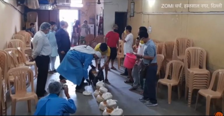 पश्चिम दिल्ली स्थित चर्च में बिना राशन रह रहे थे नार्थ-ईस्ट के 50 परिवार, RSS के सेवा भारती ने पहुँचाया राशन और मदद