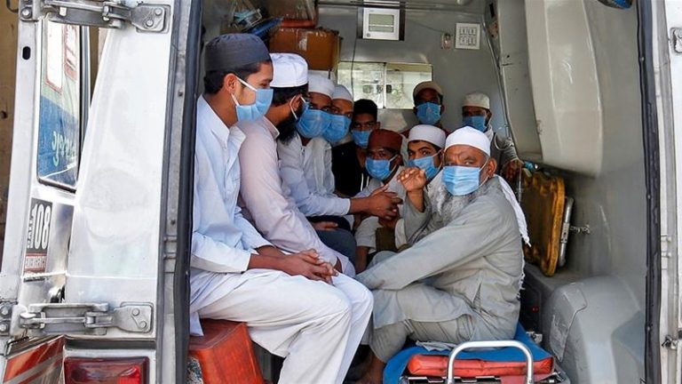 पुलिस व डॉक्टरों से बदसलूकी की 25 ख़बरें: जब समुदाय विशेष ने कोरोना वारियर्स को भी नहीं बख्शा
