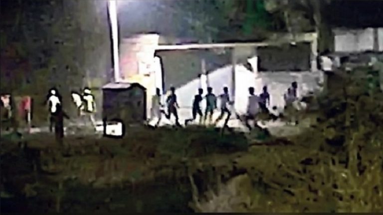 भागलपुर में शब-ए-बारात पर पुलिस बनी निशाना: कब्रिस्तान के पास इकट्ठा होने से रोका तो पथराव, फायरिंग