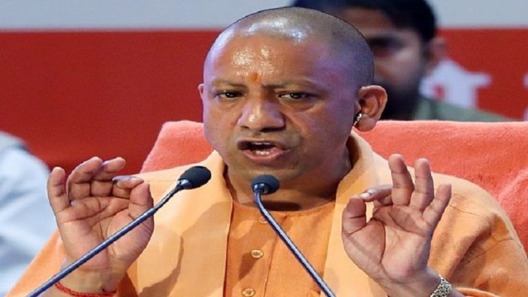 यूपी में चरणबद्ध तरीके से लॉकडाउन खोलने की बनाएँ योजना, असहयोग करने वालों के खिलाफ लें सख्त एक्शन: योगी आदित्यनाथ