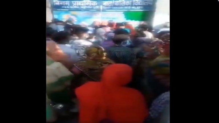 वाह! केजरीवाल सरकार अच्छा खाना खिलाते हो… अब जहाँगीरपुरी के Video से घिरी AAP सरकार